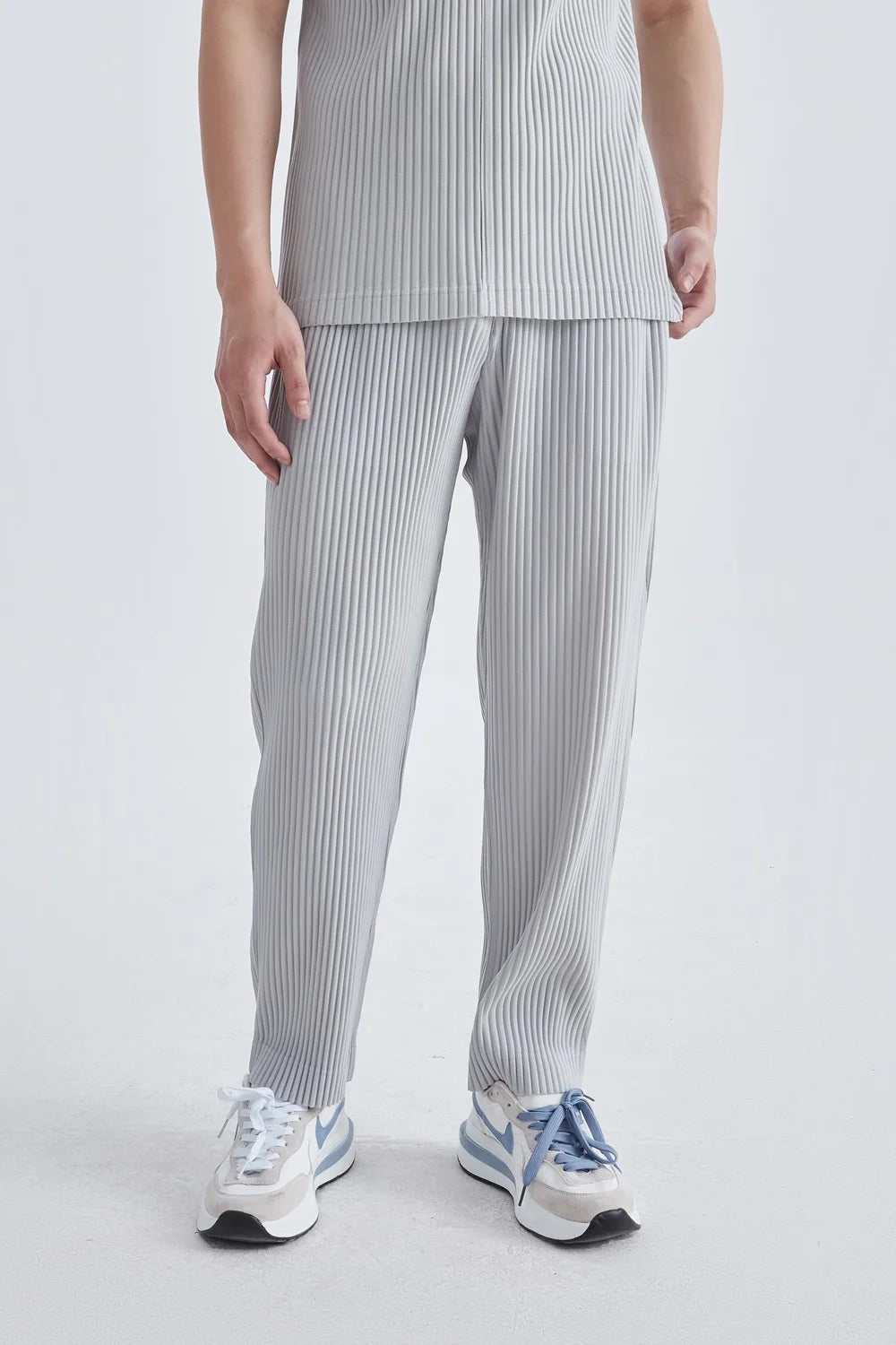 Moses - Pleated Loose Fit Trousers